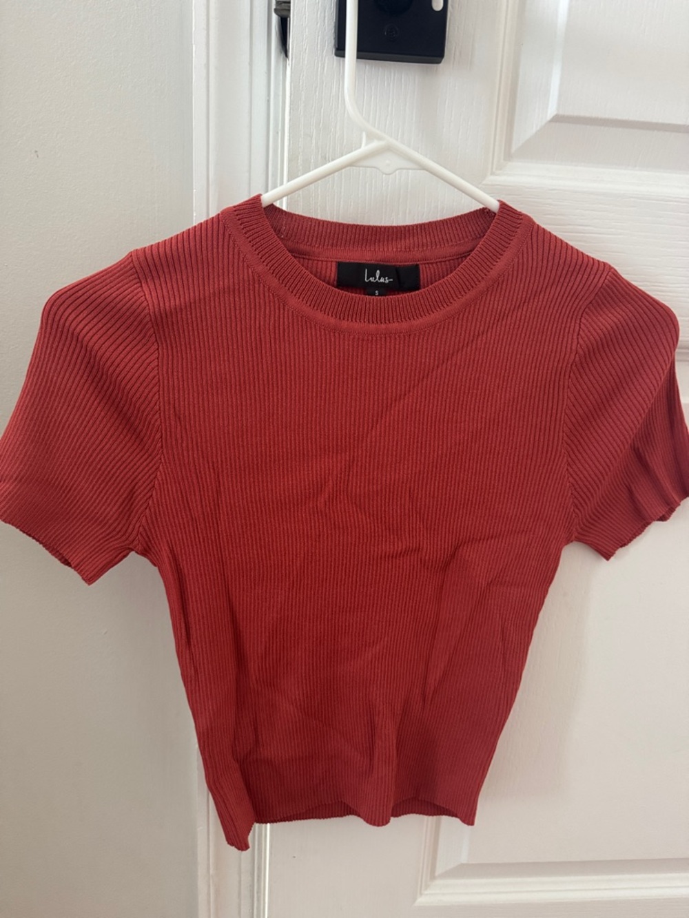 Lulu's Rust Red Ribbed Crewneck Short Sleeve Tee